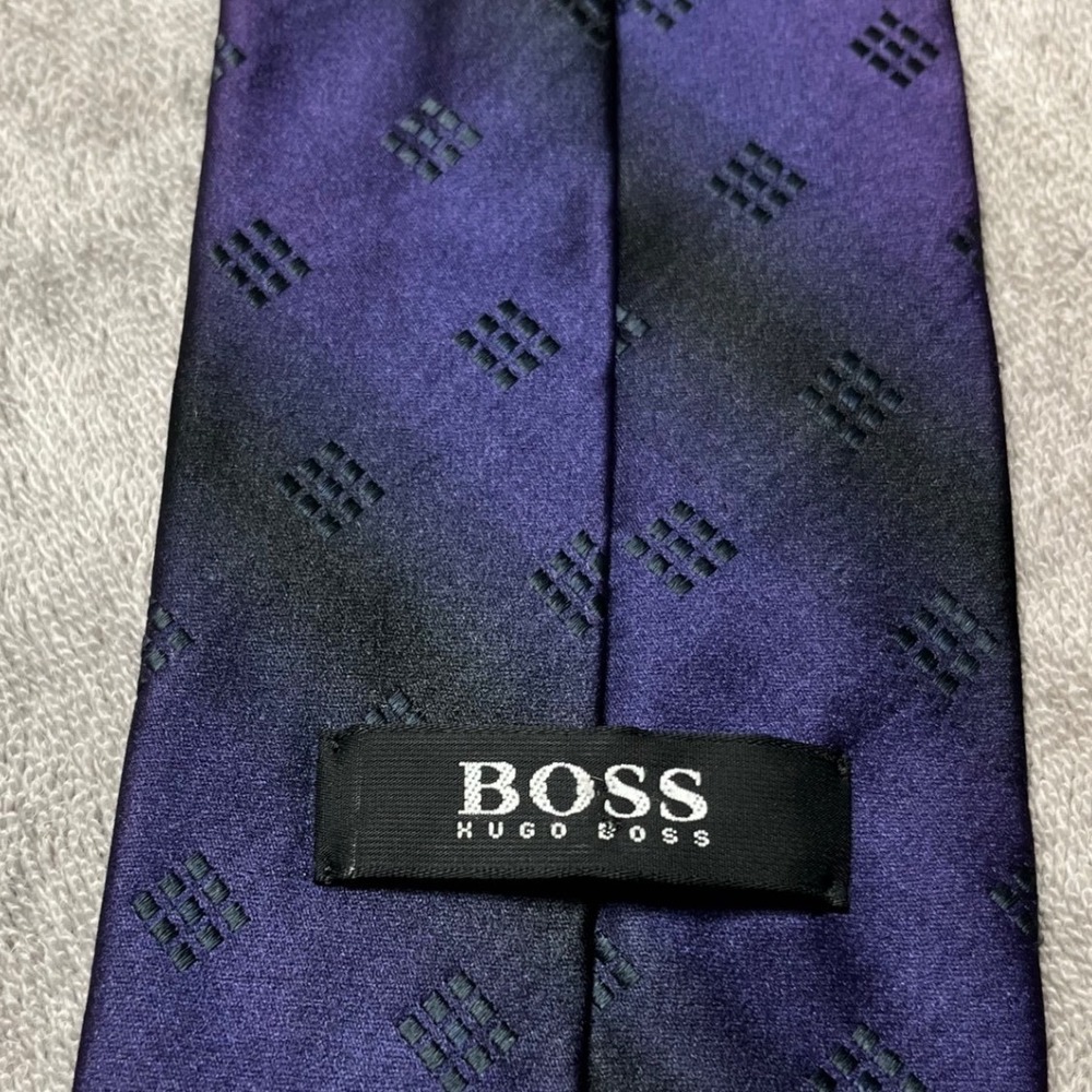 VTG Hugo Boss Italy Silk Purple Geometric Wide Designer Necktie shiny USA